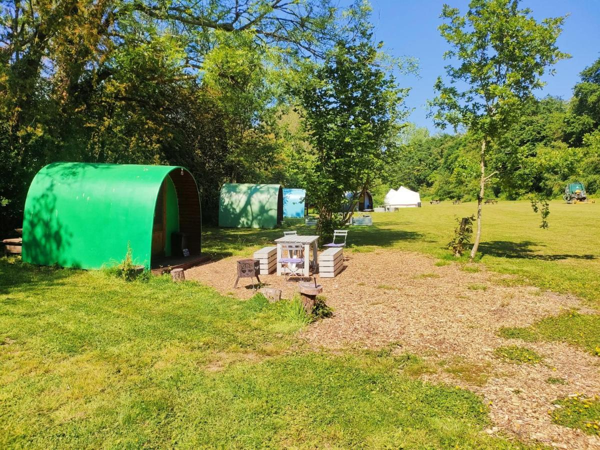 Hotel Battle Pods And Bells Glamping Esterno foto