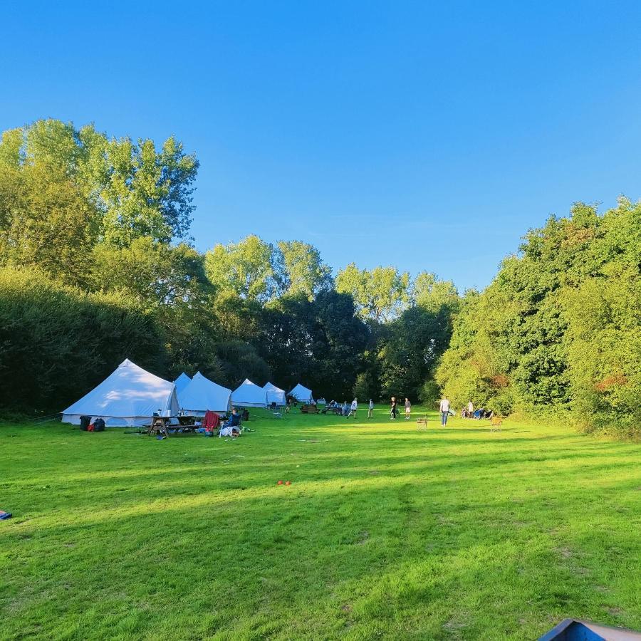 Hotel Battle Pods And Bells Glamping Esterno foto