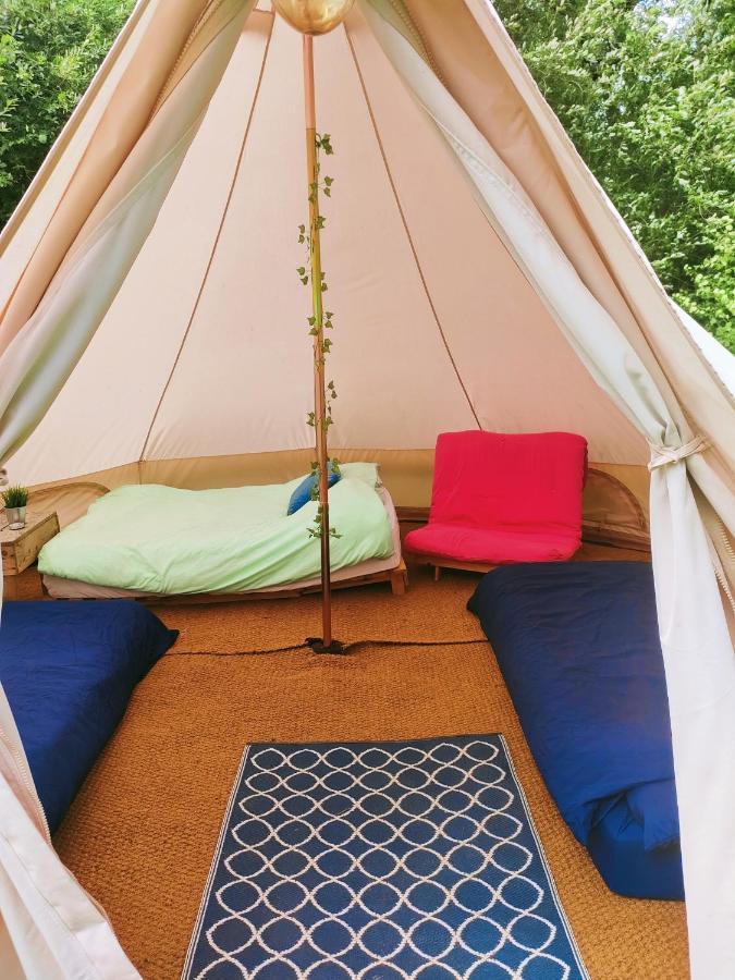 Hotel Battle Pods And Bells Glamping Esterno foto