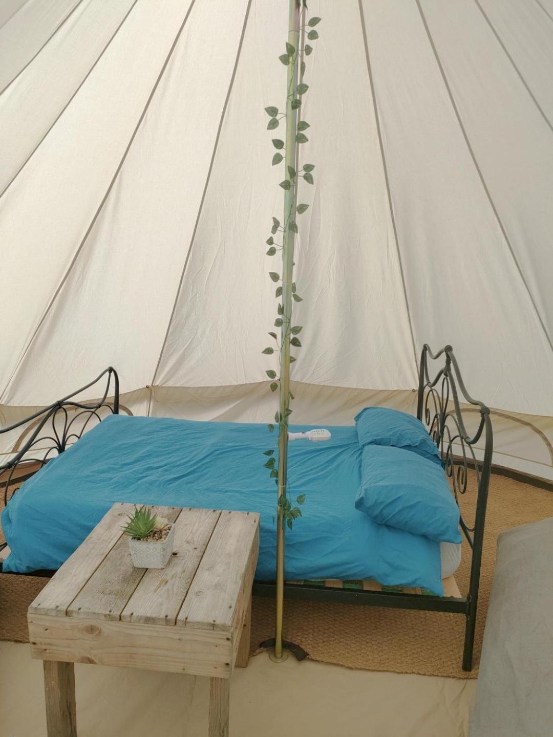 Hotel Battle Pods And Bells Glamping Esterno foto