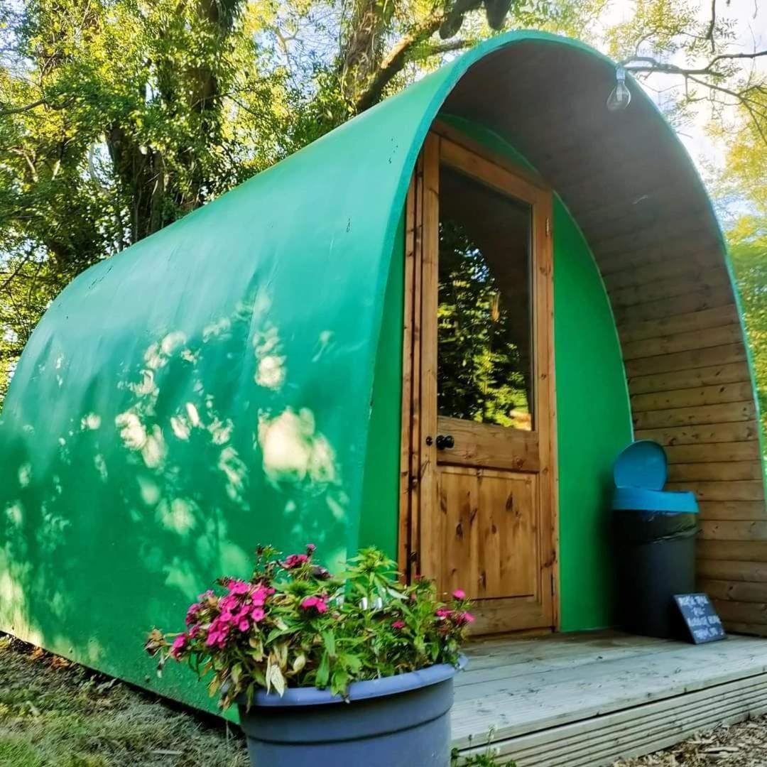 Hotel Battle Pods And Bells Glamping Esterno foto