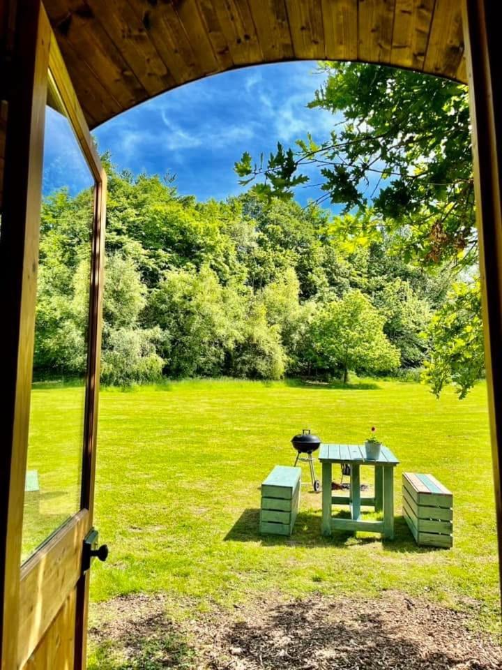 Hotel Battle Pods And Bells Glamping Esterno foto