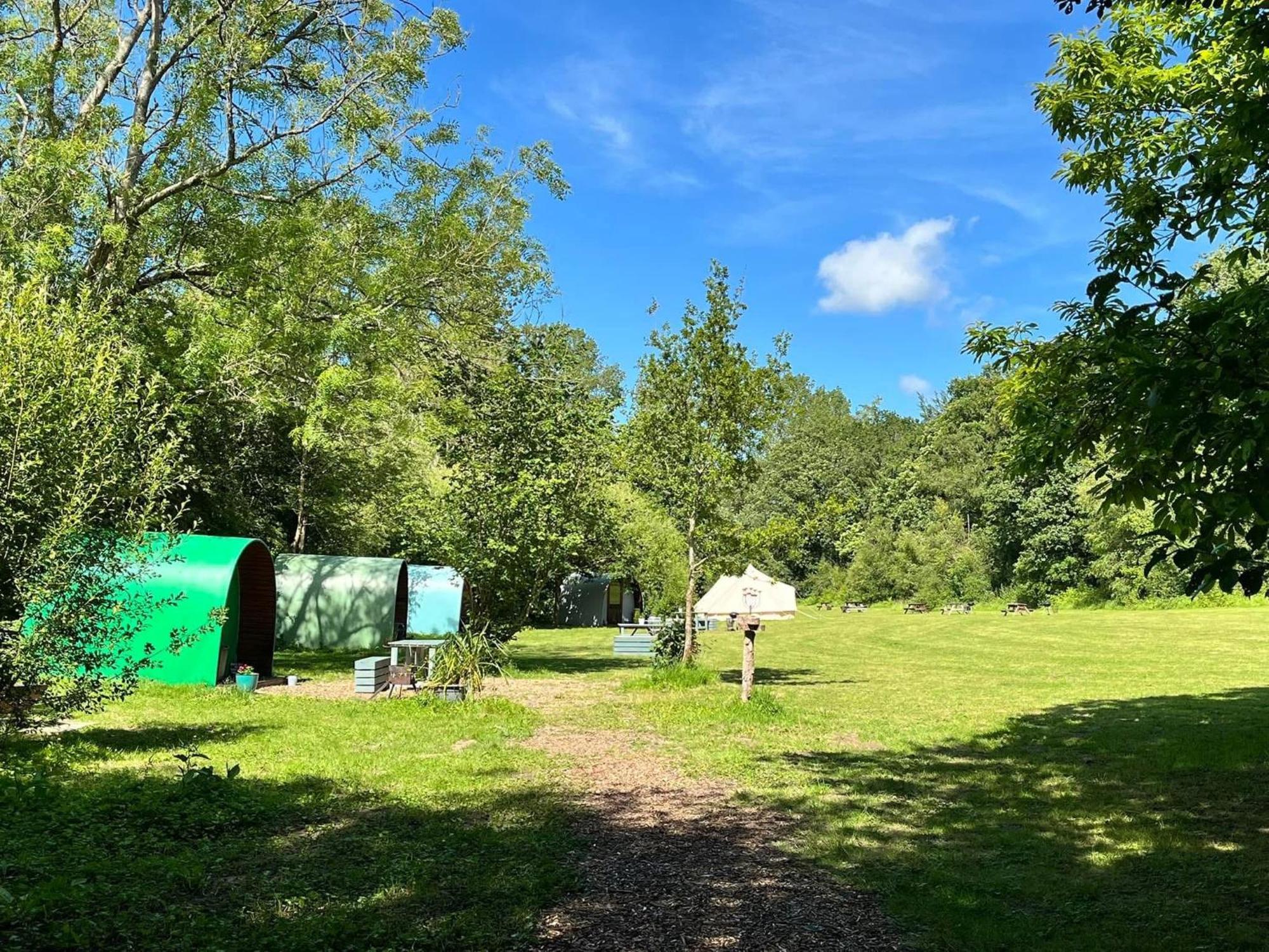 Hotel Battle Pods And Bells Glamping Esterno foto